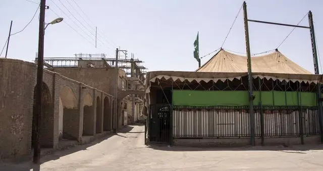 تکیه‌های قاجاری کرمان زیر سایه تکیه‌ی ۱۵ ساله!