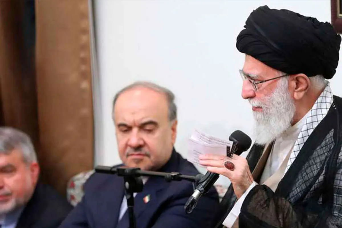 رهبر انقلاب: گوشمالی سختی به عوامل تروریست خواهیم داد