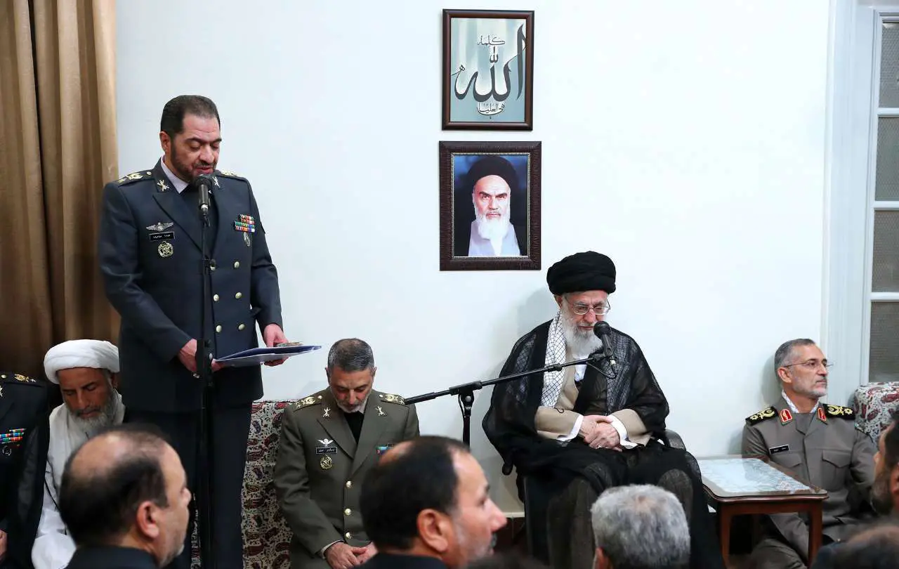 (تصاویر) دیدار فرماندهان پدافند هوایی ارتش با رهبر انقلاب