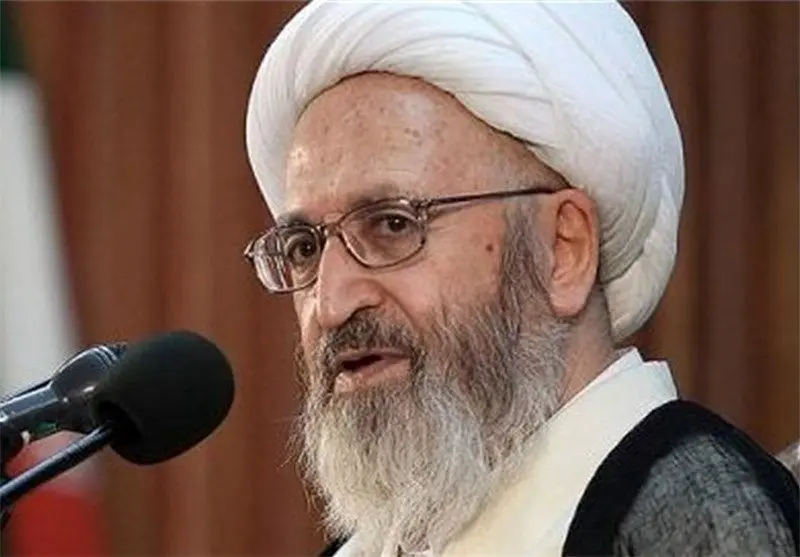 آیت‌الله سبحانی: بدحجابی در برخی شهرها غوغا می‌کند