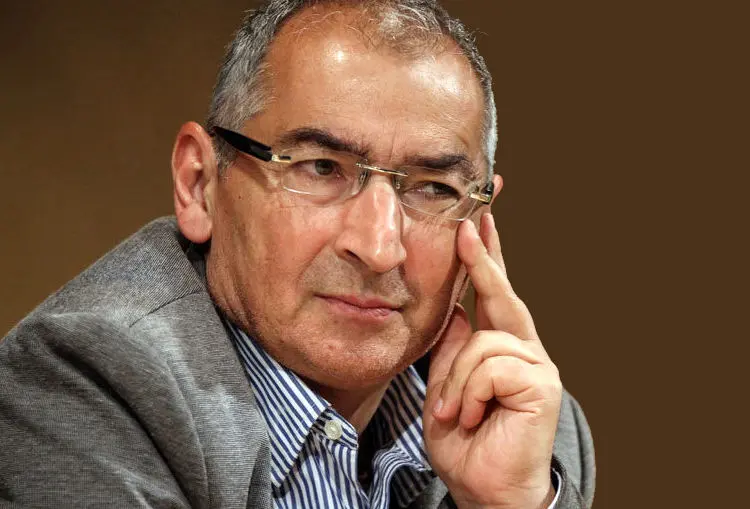 زیباکلام: روح انگلستان از به قدرت رسیدن رضا شاه خبر نداشت