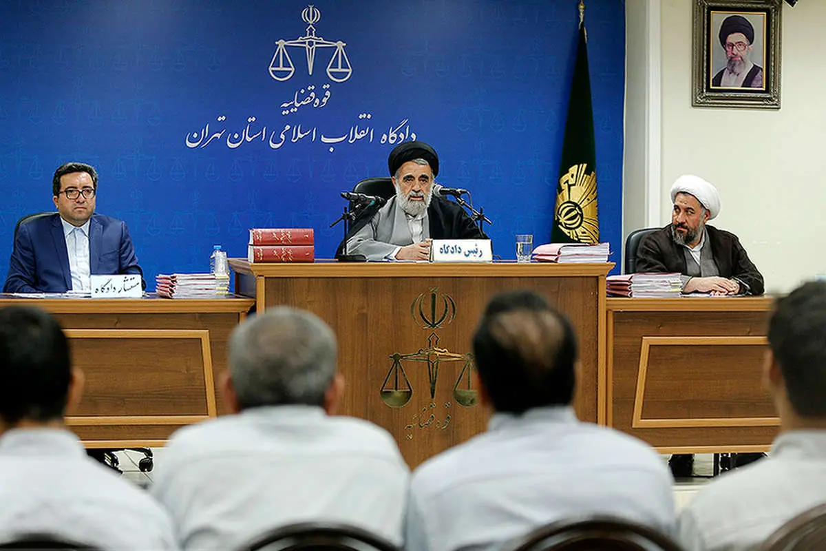 ۱۱ متهم پرونده‌های اقتصادی اخیر فراری‌اند؛ خاوری تکثیر می‌شود؟