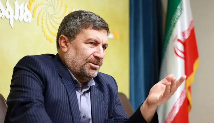 الیاس حضرتی: خاتمی در نامه‌ای به رهبری و روحانی راه‌حل‌هایش را تشریح کند