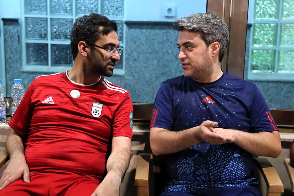 (تصاویر) وزیر ارتباطات در زمین چمن هتتریک کرد!