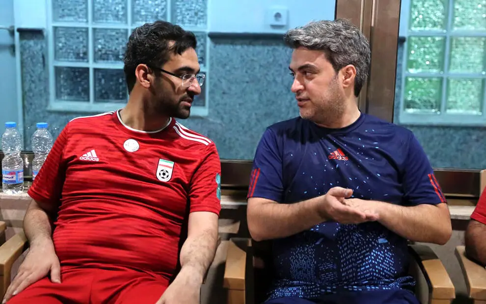 (تصاویر) وزیر ارتباطات در زمین چمن هت‌تریک کرد!