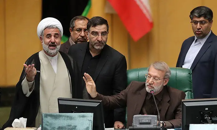 حملات شدید به لاریجانی؛ رییس مجلس متهم به خیانت شد