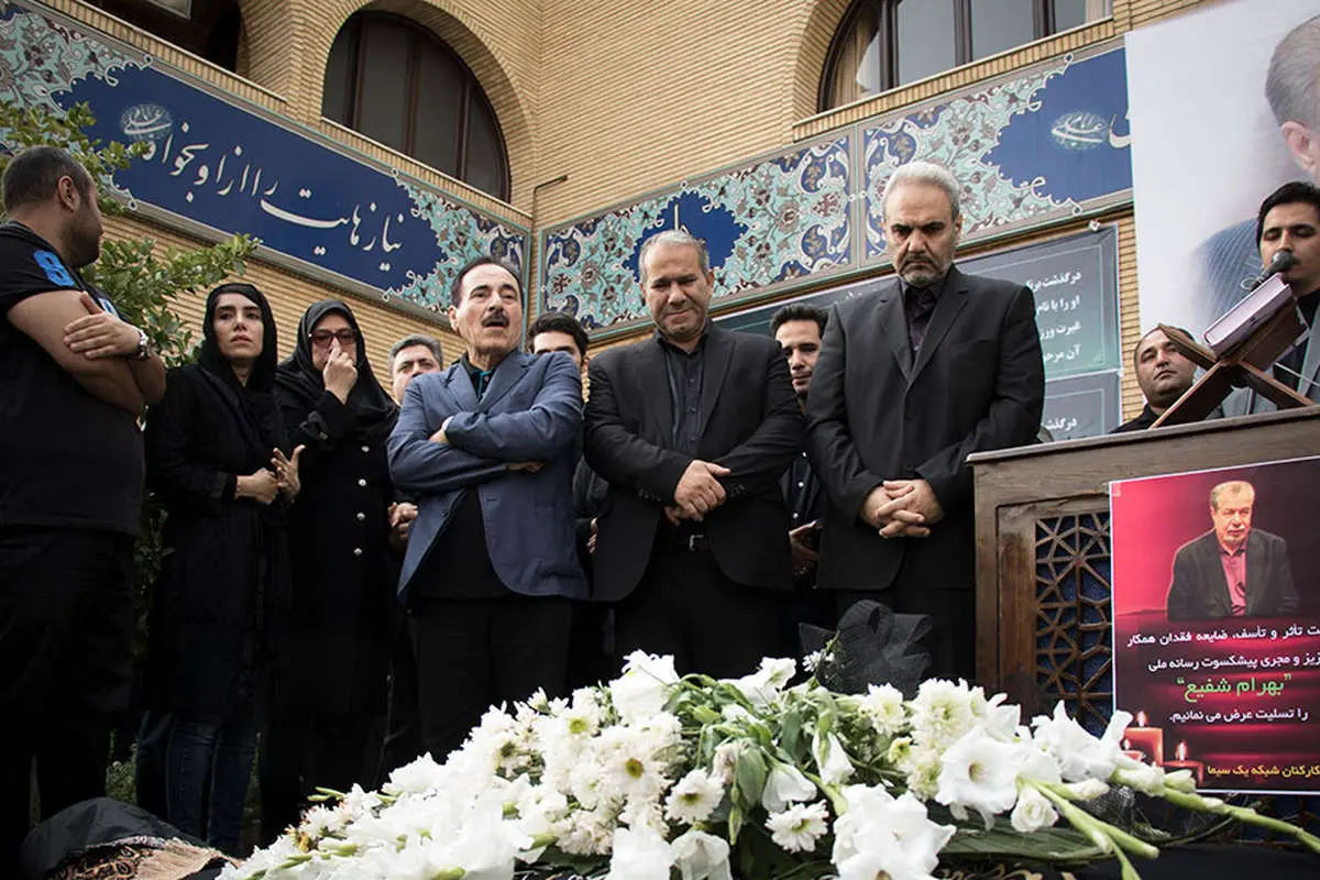 (تصاویر) از خیابانی تا سید حسن خمینی در تشییع بهرام شفیع