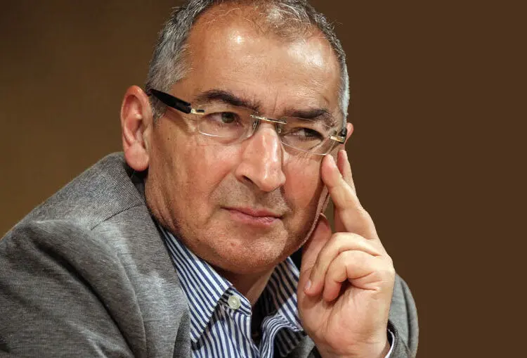 زیباکلام: همه ما قربانیان روحانی جدید هستیم/ تنها نقش جهانگیری در دولت نقش دردناک دلار ۴۲۰۰ تومانی بود