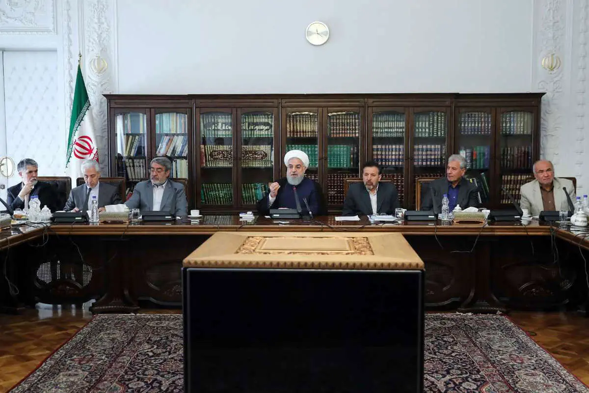 روحانی: انتقاد دستوری نباشد