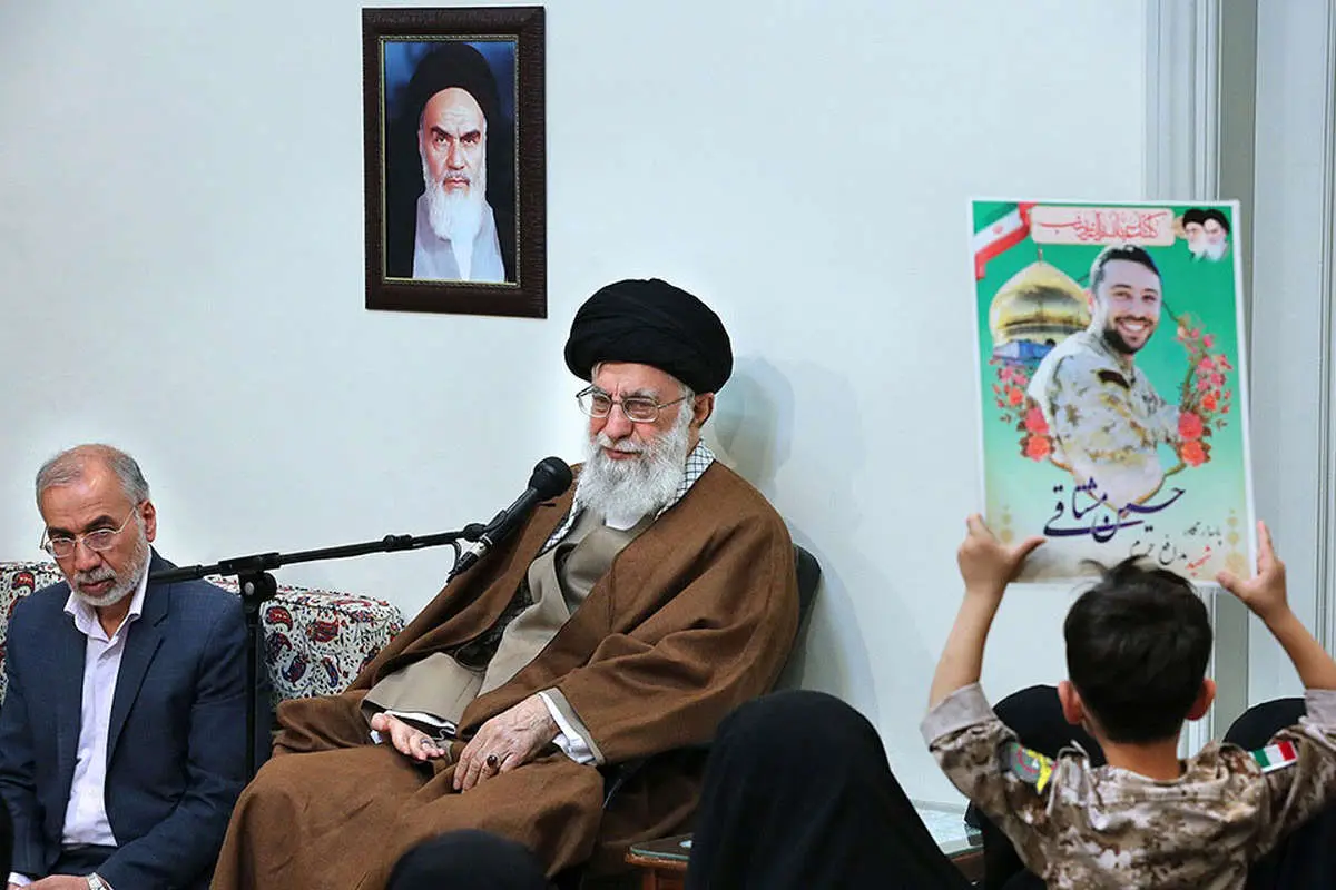 رهبر انقلاب: اگر مدافعان حرم نبودند راهپیمایی اربعین نبود