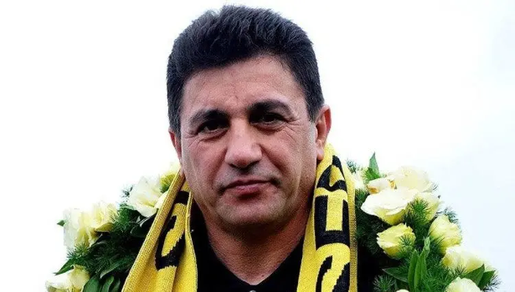 قلعه‌نویی به استقلال رسید