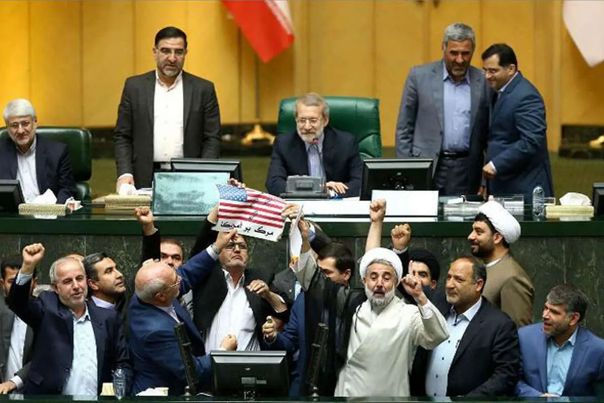 تعجب لاریجانی از مُهر محرمانه بر نامه اطلاعات سپاه