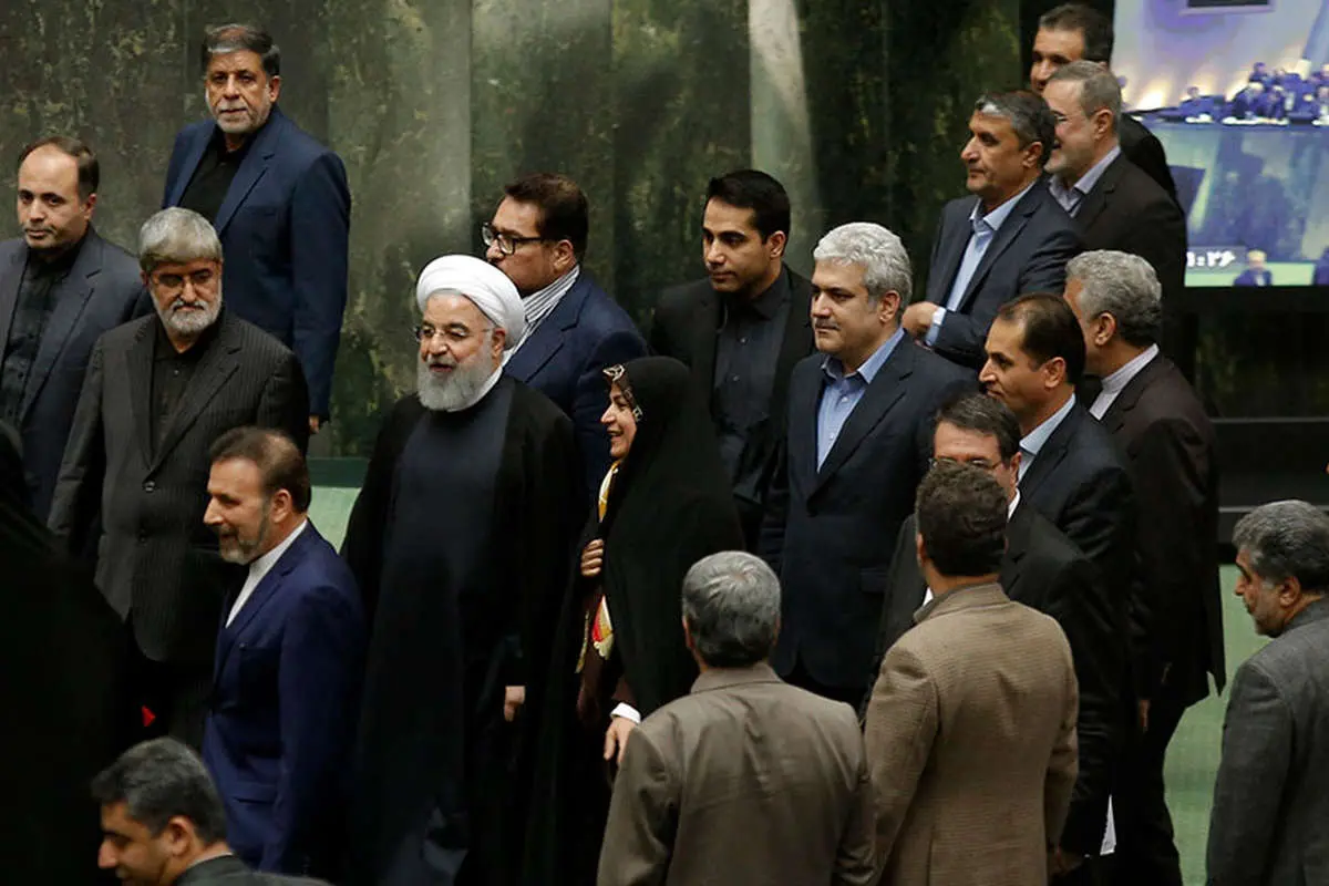 حاشیههای مجلس در روز طولانی رای اعتماد