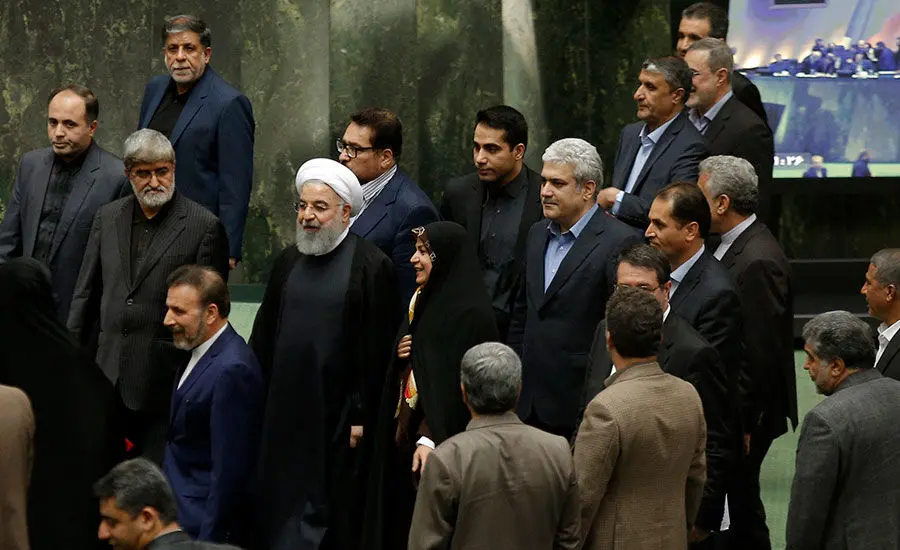 حاشیه‌های مجلس در روز طولانی رای‌‌ اعتماد