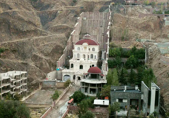 دو تصویر تکان‌دهنده از تخریب محیط زیست/ پشت پرده ویلای مجلل اوشان