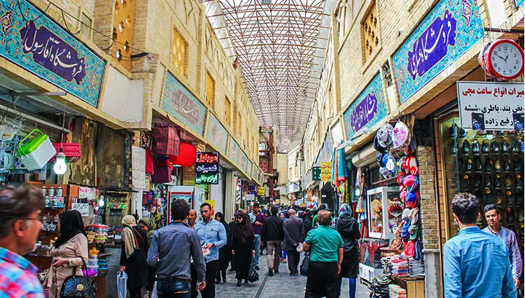 درآمد یک زندگی حداقلی چند؟