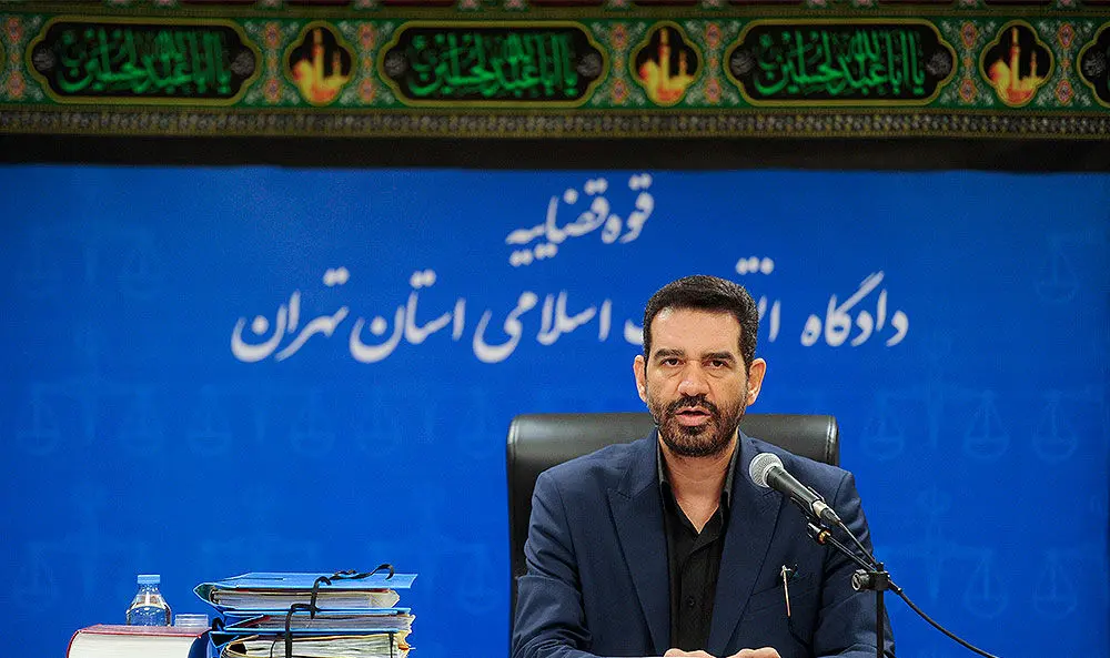 محاکمه ۵ صراف به اتهام سوء استفاده از کارت‌های ملی