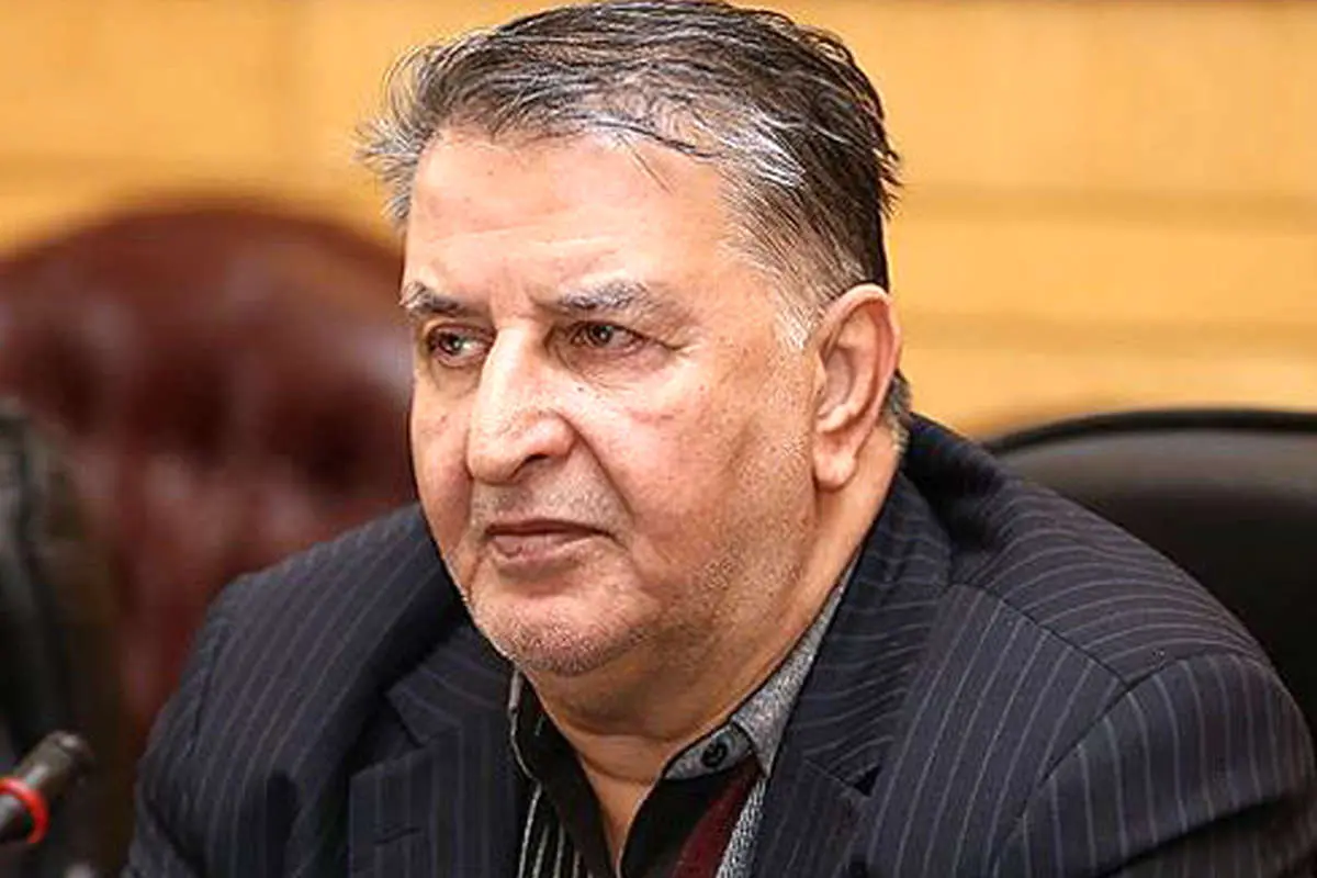 نماینده آمل: بوسیدن دست حسن روحانی افتخار است