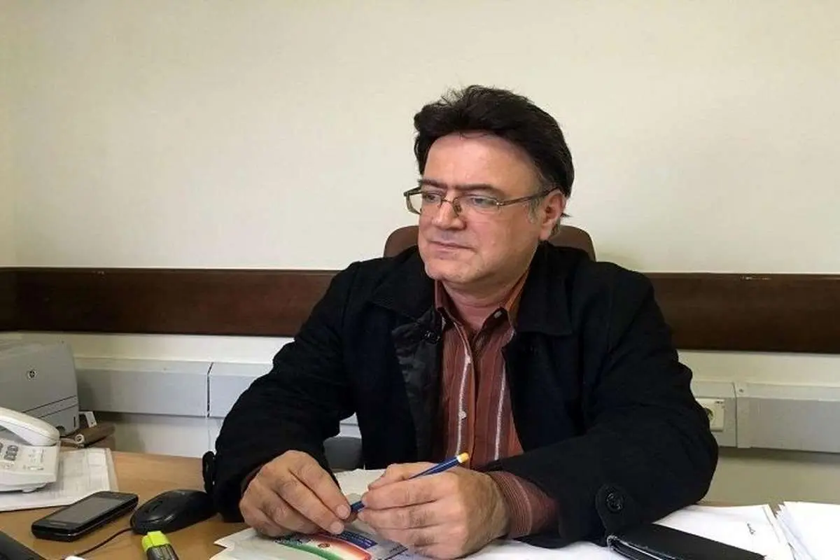 دولت به جای بستههای حمایتی نقدی بر قیمتها نظارت کند