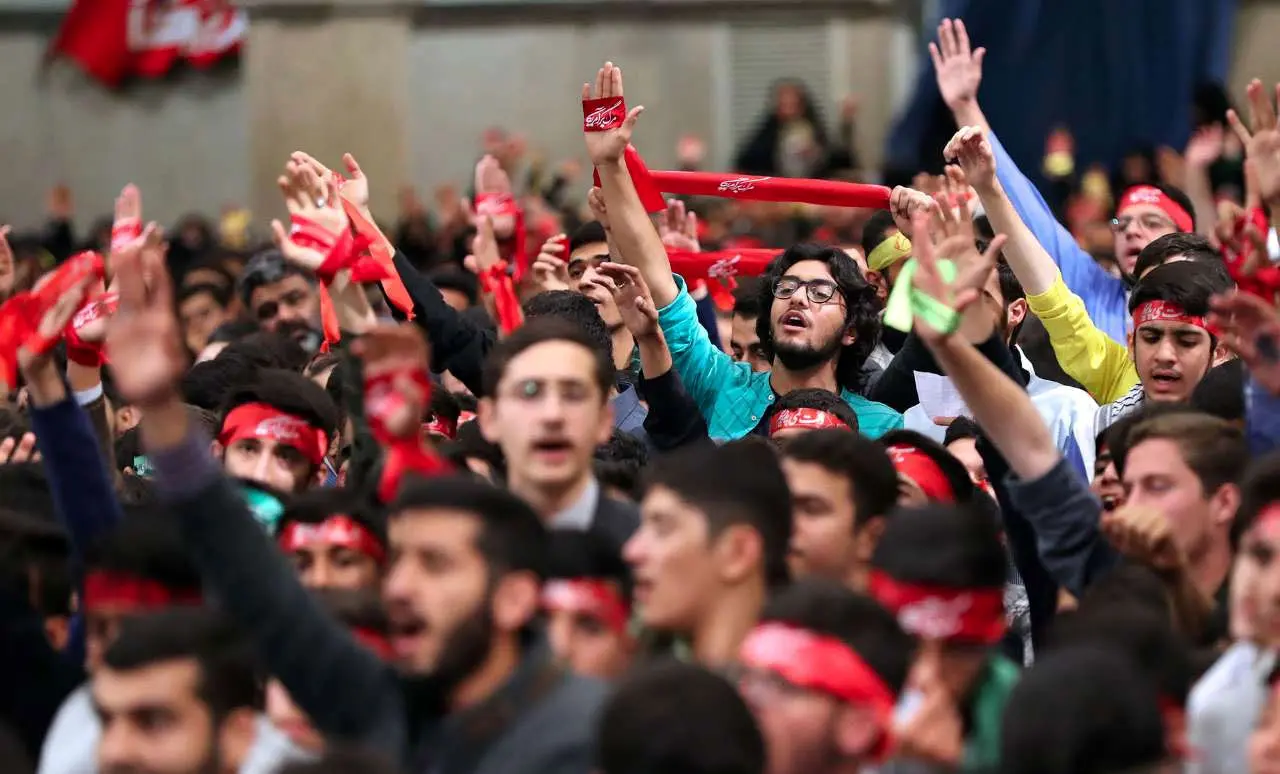 (تصاویر) دیدار رهبر انقلاب با دانش آموزان در آستانه ۱۳ آبان