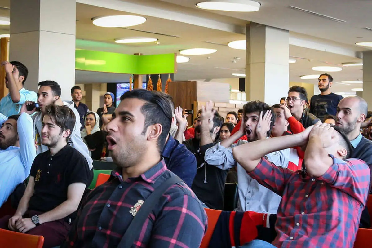 (تصاویر) اشک و لبخند پرسپولیسیها در پردیس چارسو