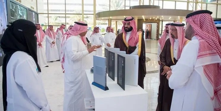 (تصاویر) بن‌سلمان ساخت اولین نیروگاه اتمی سعودی را کلید زد