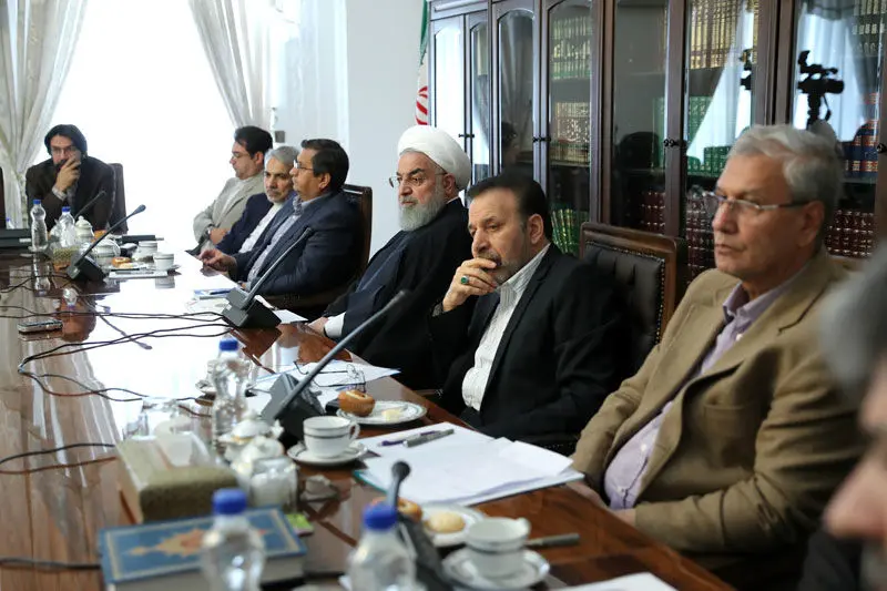 (تصاویر) نشست روحانی با جمعی از اقتصادانان منتقد