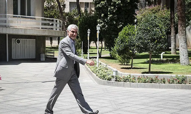 زنگ‌ها برای شهردار تهران به صدا درآمد؟