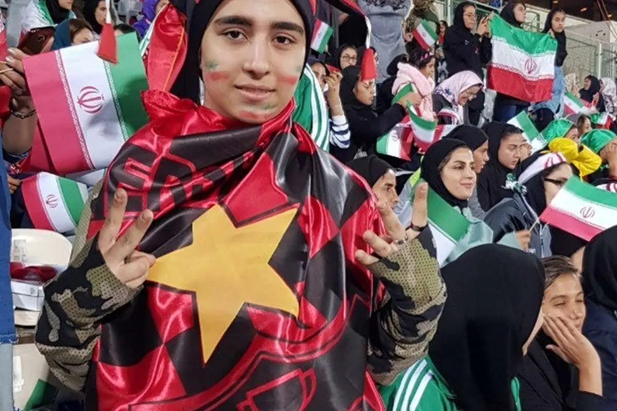 دختر پرسپولیسی که با ظاهر پسرانه بازی تیم ملی را دید