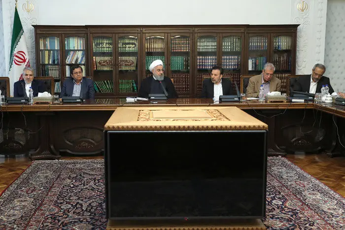 چرا اقتصادانان سرشناس در نشست با روحانی غایب بودند؟