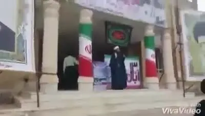 ماجرای عجیب دعوای امام جمعه با بخشدار سر گرفتن میکروفن!