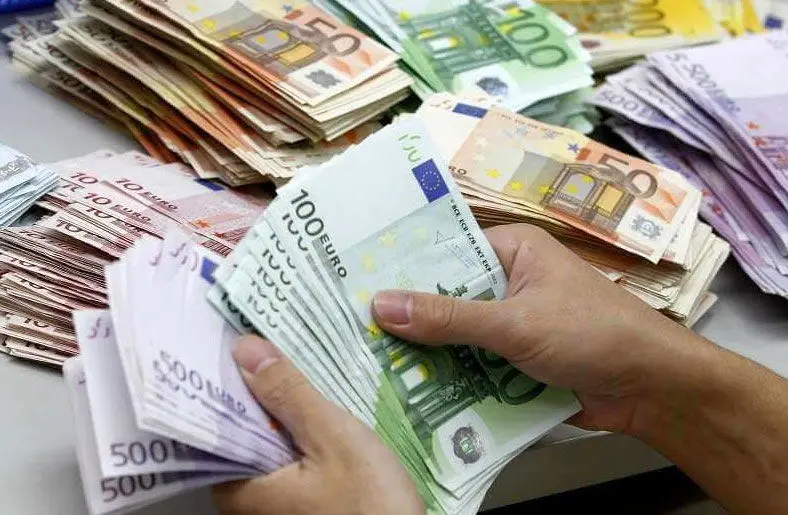 ارز مسافرتی چند؟