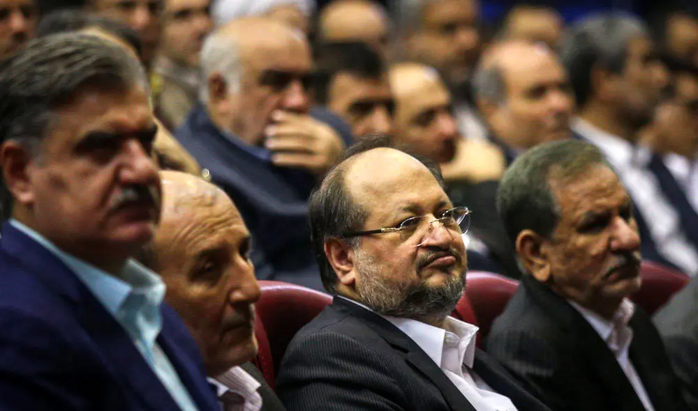 (تصاویر) شریعتمداری کلید دار ساختمان خیابان آزادی شد