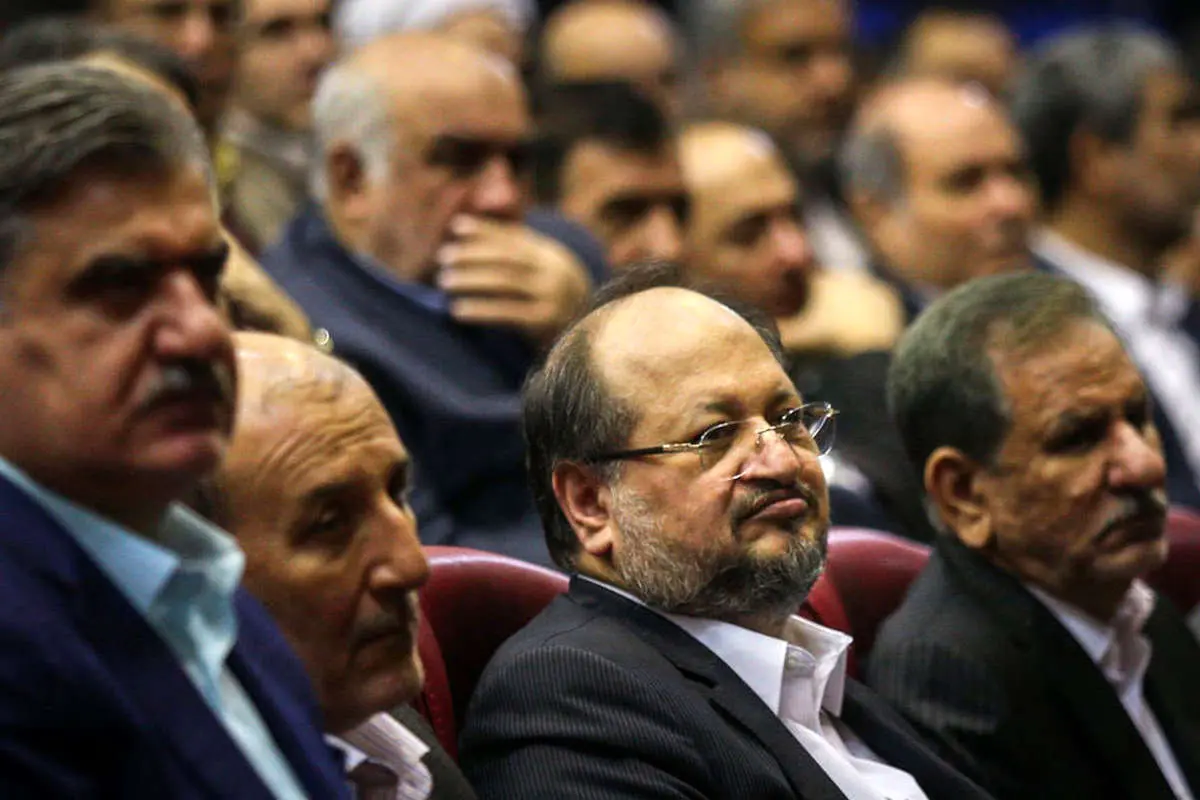 (تصاویر) شریعتمداری کلید دار ساختمان خیابان آزادی شد
