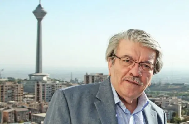 جرات نداریم حافظ و فردوسی را نقد کنیم!