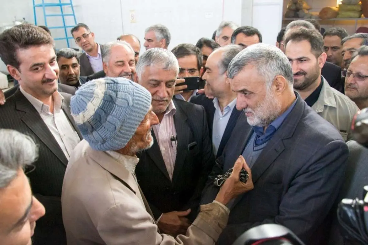 مصاحبه با پیرمردی که برای وزیر کشاورزی شعر خواند
