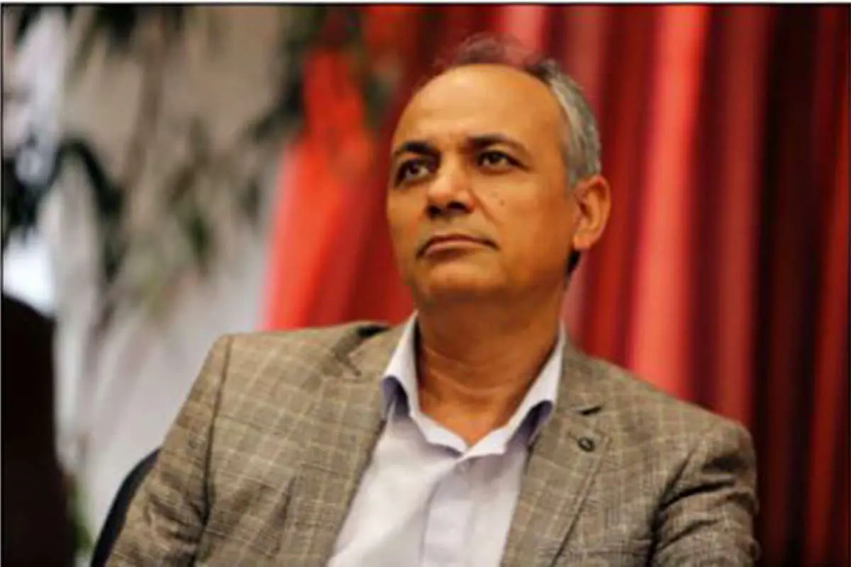 گفتگو با احمد زیدآبادی درباره زندگینامه خواندنی و پرفروشاش