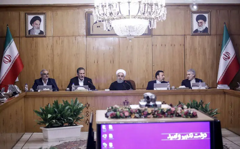 (تصاویر) سلفی خبرنگاران در حاشیه جلسه هیات دولت