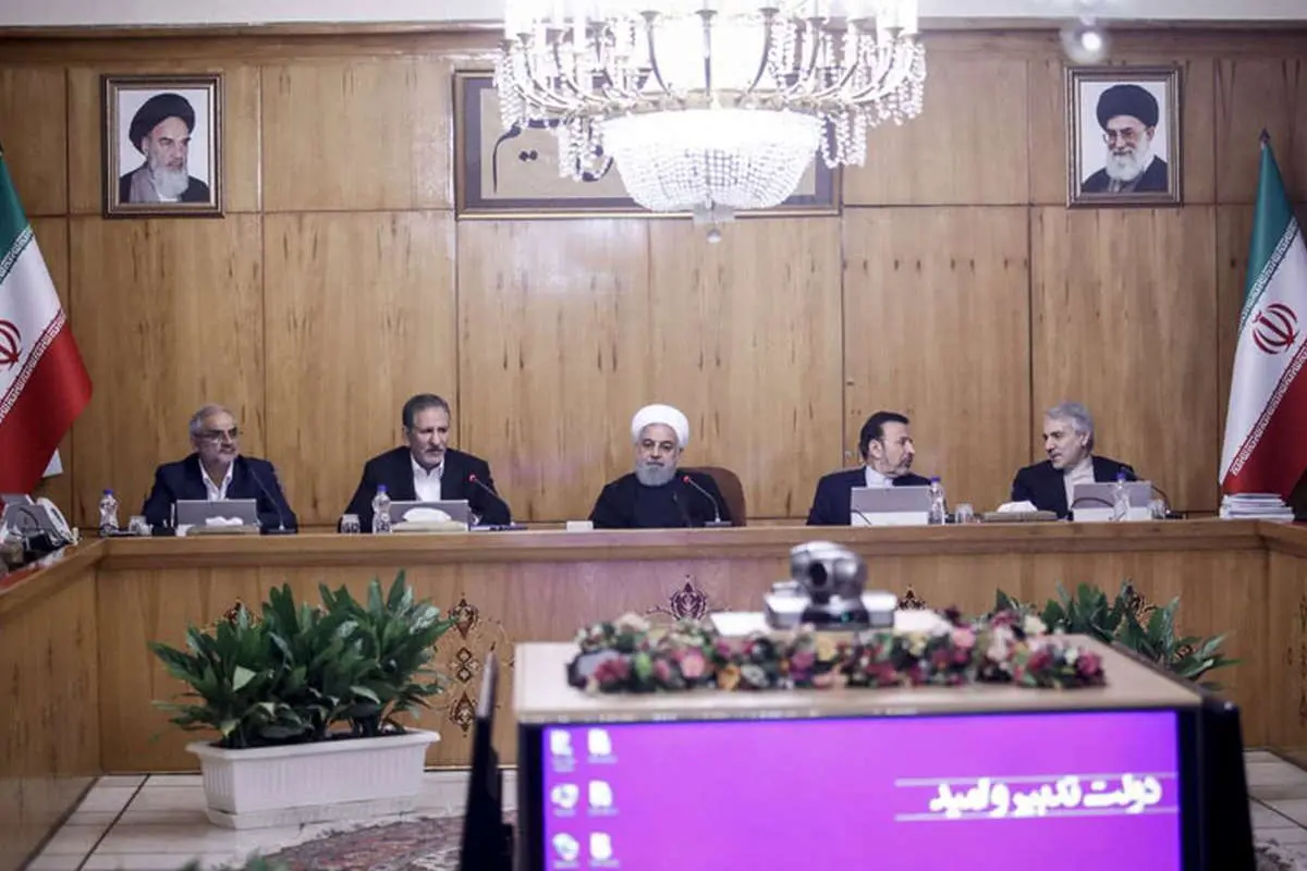 (تصاویر) سلفی خبرنگاران در حاشیه جلسه هیات دولت