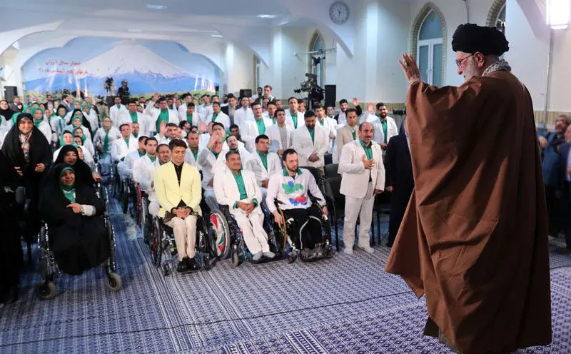(تصاویر) دیدار رهبر انقلاب با مدال آوران پارا آسیایی