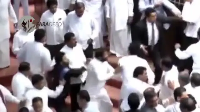 (ویدیو) زد و خورد شدید نمایندگان پارلمان سریلانکا