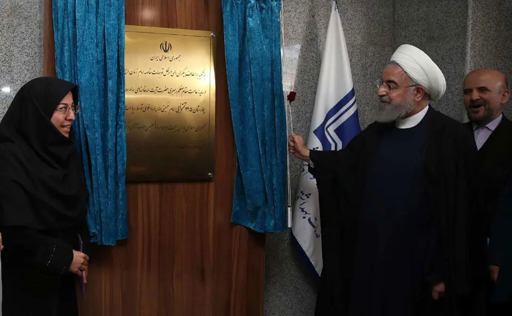 (تصاویر) روحانی بیمارستان خوی را افتتاح کرد