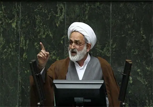 مورد عجیب در امضای طرح استیضاح ظریف