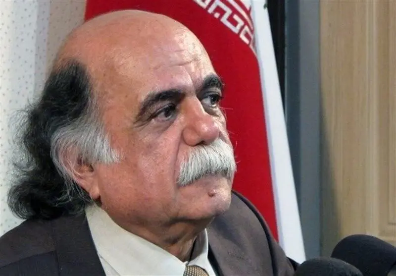 هشدار کزازی درباره مرگ زبان
