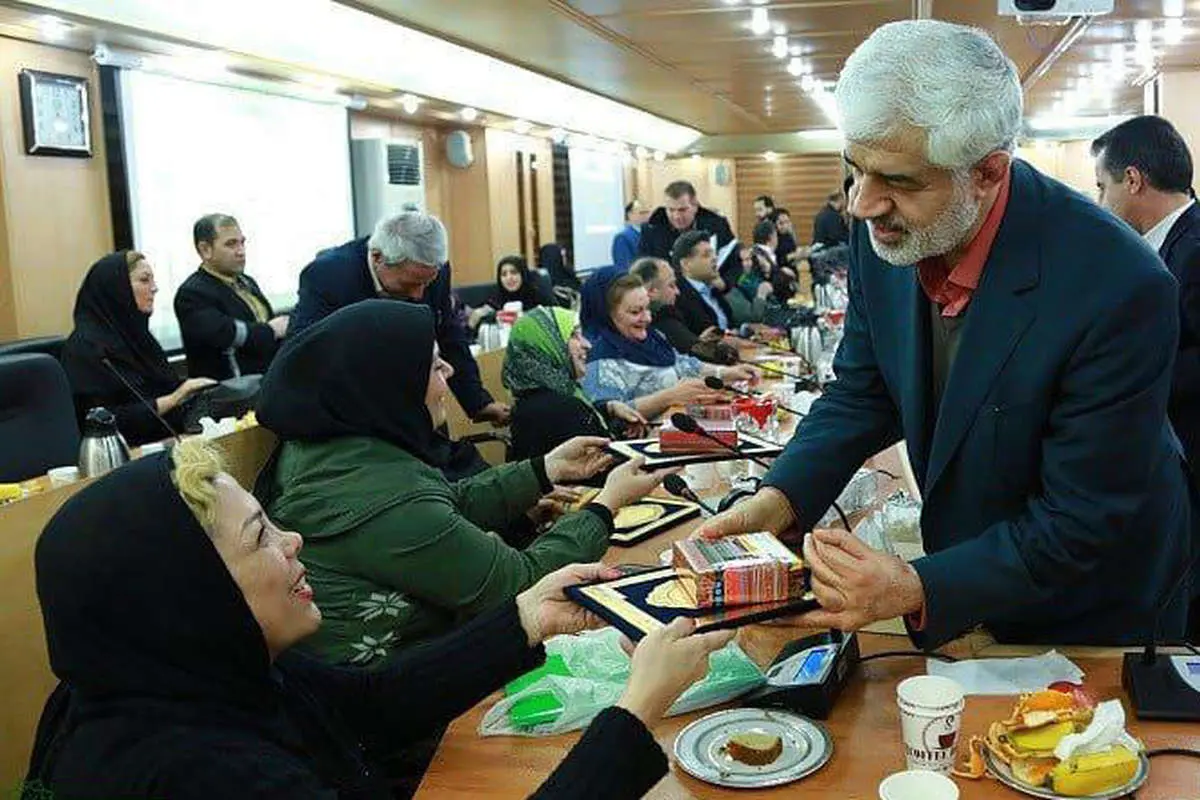 مطالبات جامعه معلولان را برای تبدیل تهران به شهر دسترسپذیر پیگیری میکنیم