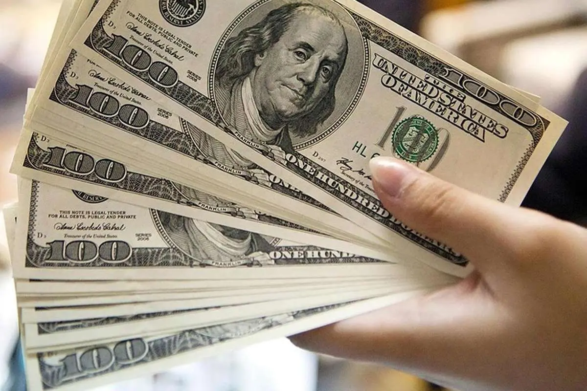 قیمت دلار عقب گرد کرد/ گامبی بازارساز در بازار ارز