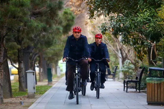 (تصاویر) دوچرخه‌سواری حناچی