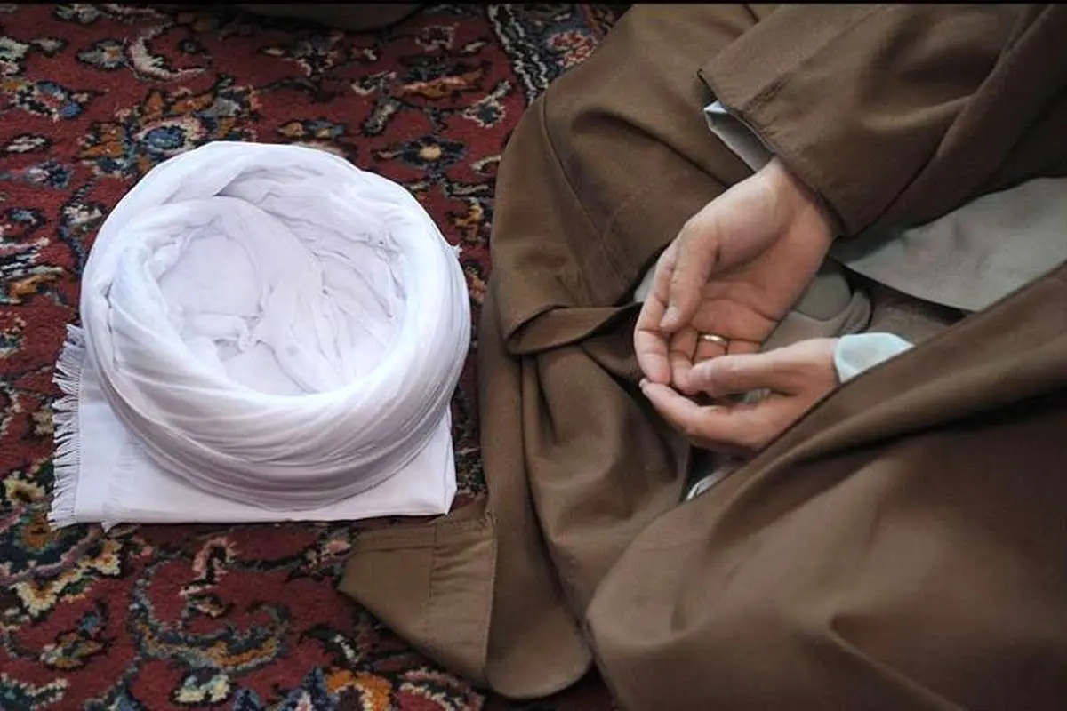 چرا برخی طلاب تمایلی به پوشیدن لباس روحانیت ندارند؟