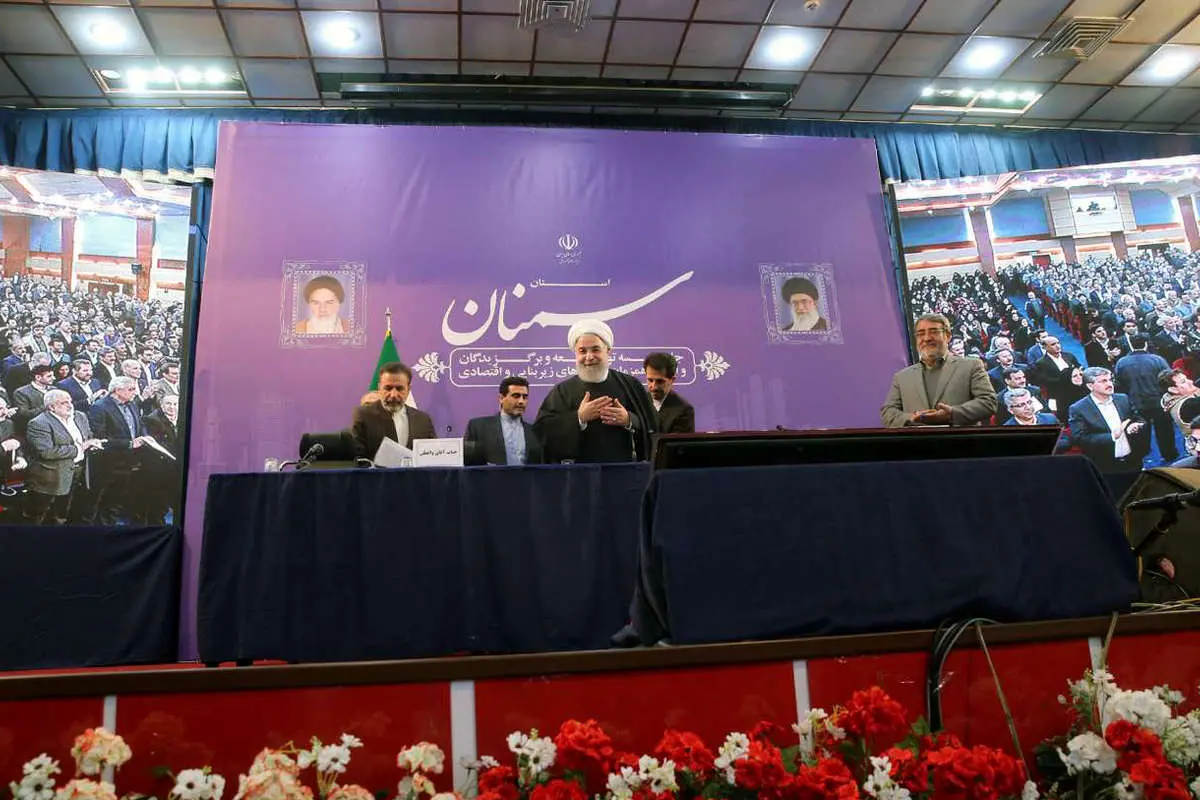 «ارز ۴۲۰۰ تومانی» نظر همه اقتصاددانان و مشاوران اقتصادی دولت بود