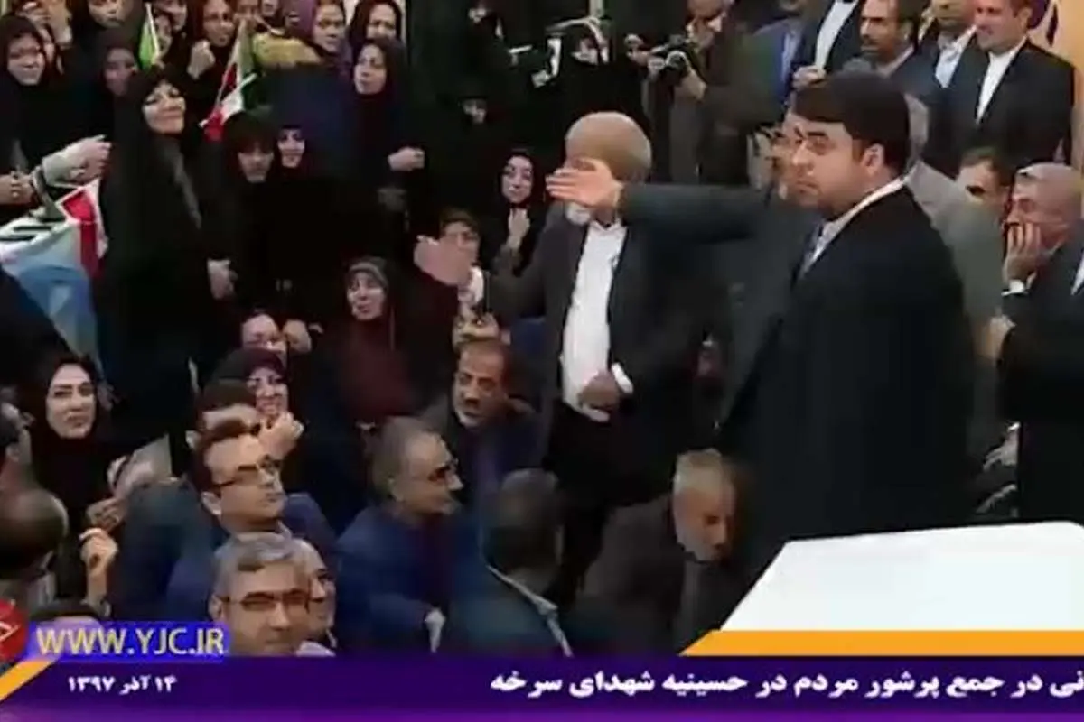 (تصویر) بانویی که روحانی را از دست ماموران ساواک فراری داد